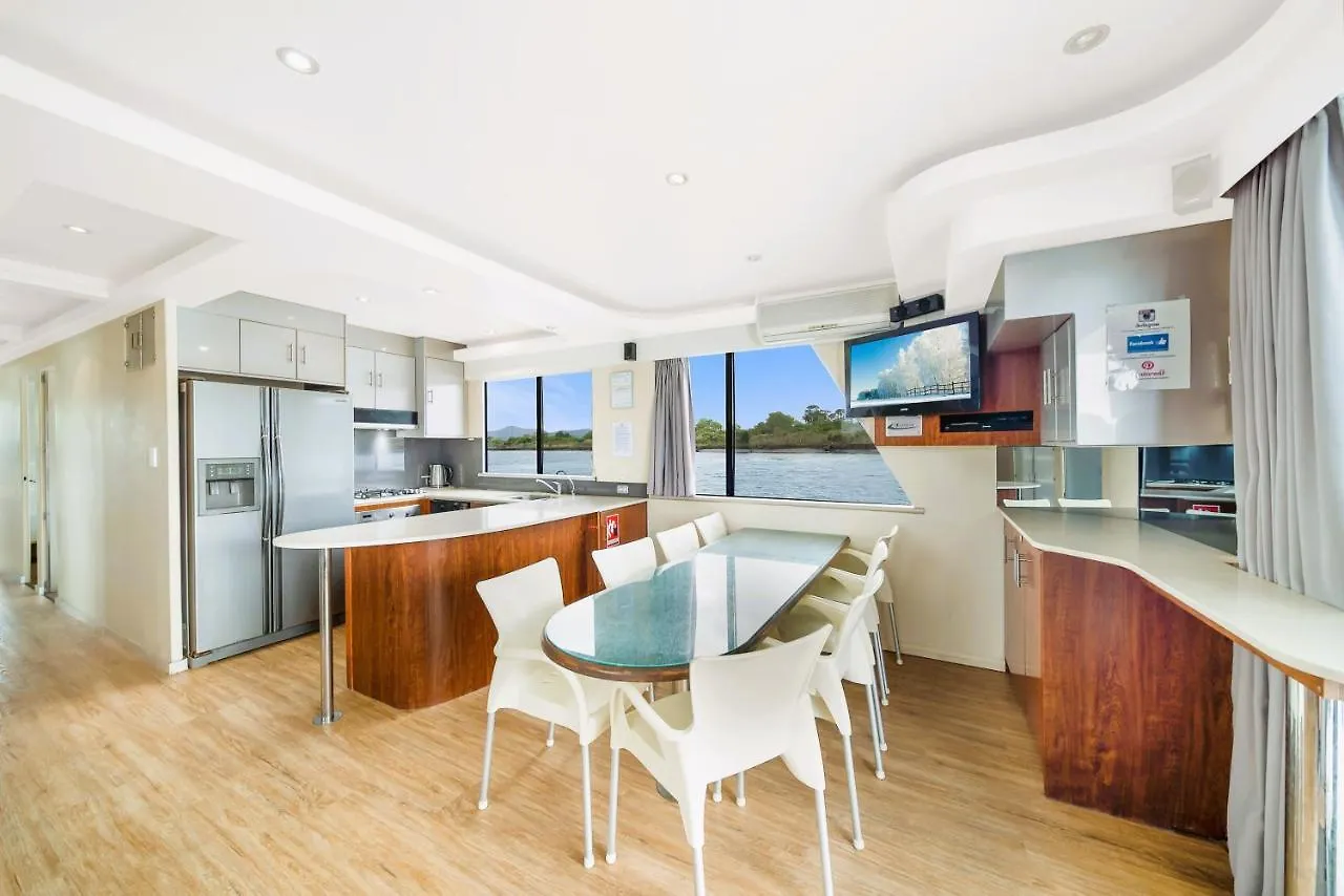Botel Coomera Houseboats Gold Coast