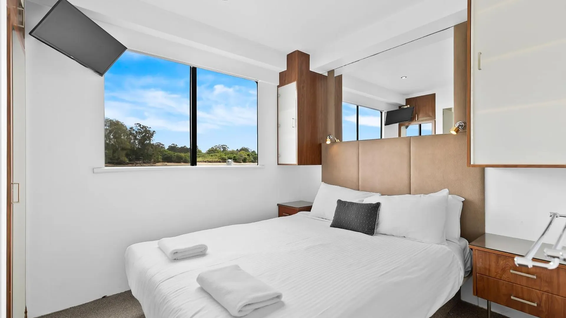 Coomera Houseboats Gold Coast